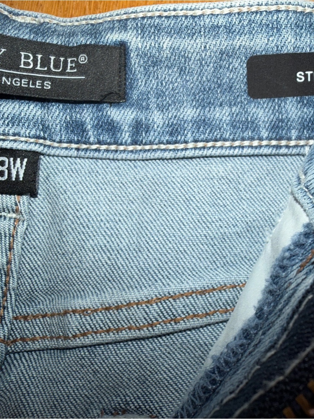 Judy Blue Light Blue Straight Leg Jeans - Picture 4 of 5